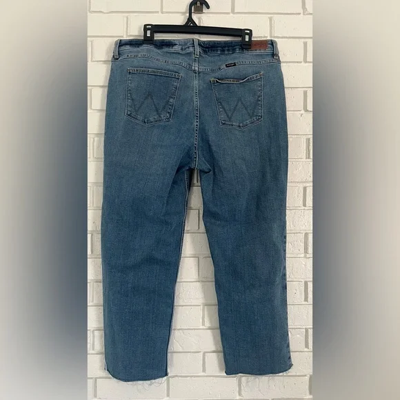 Wrangler High Rise Straight Crop Jeans Raw Hem Women’s Size 16 - Picture 2 of 9